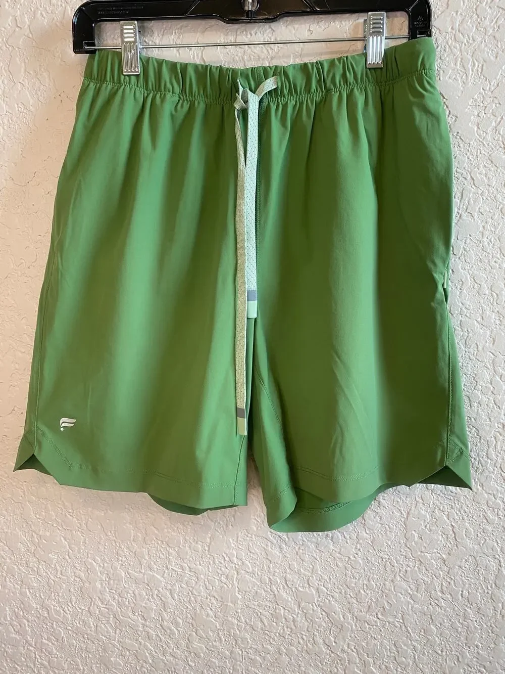 Fabletics The One Men’s Green Shorts size Medium 7” inseam unlined
